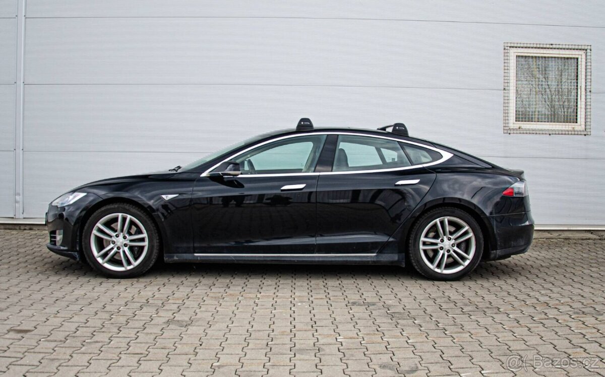 Tesla Model S 85 Free Supercharger - 5