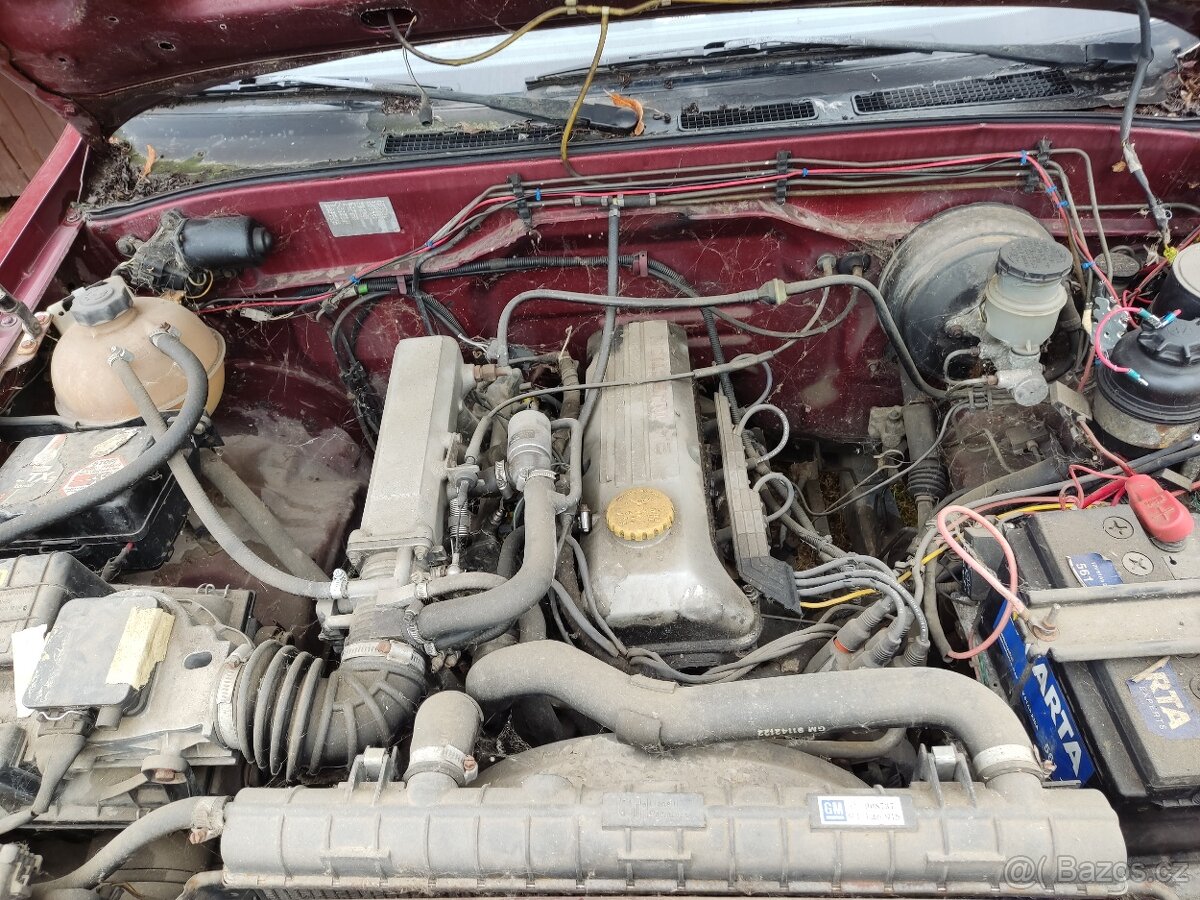 Opel Frontera A 2,4i - 5