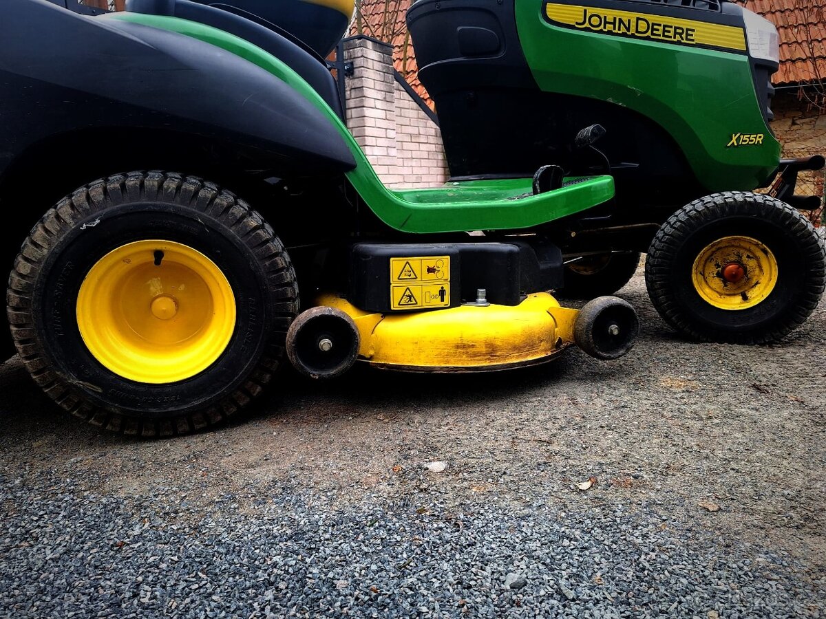 Sekací traktor John Deere X155R - 5
