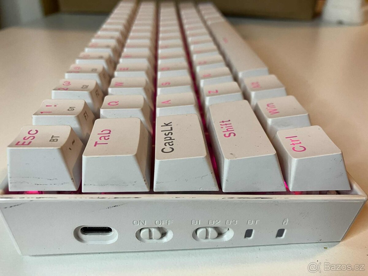 Bezdrátová herní klávesnice Redragon K530W RGB a myš - 5
