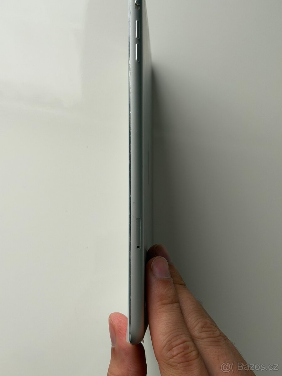 iPad mini 1. gen. 64GB Wifi + Cellular - 5