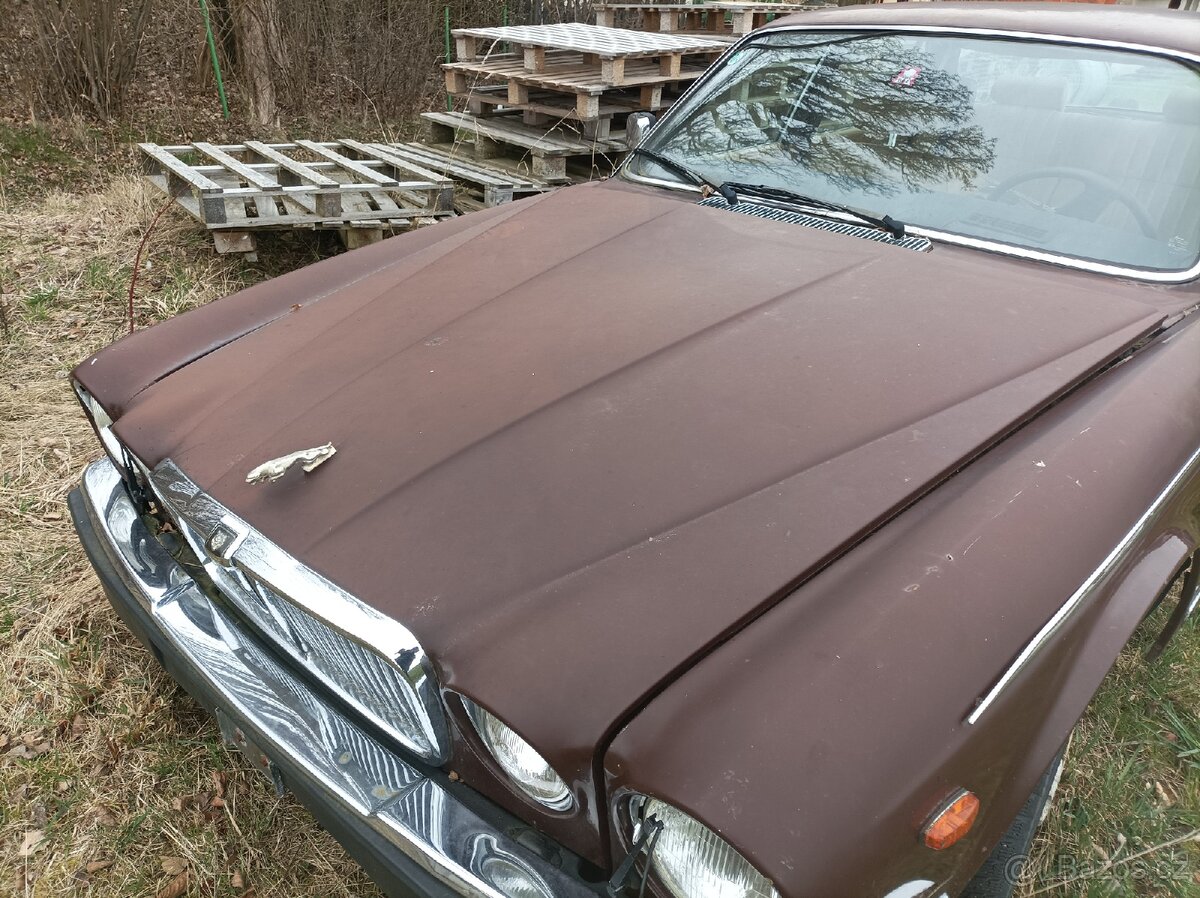 Chrom, exteriér a interiér Jaguar XJ6 - 5