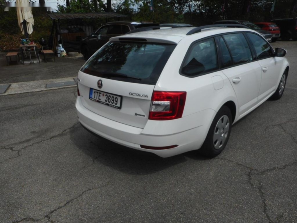 Škoda Octavia,1,6 TDi - 5