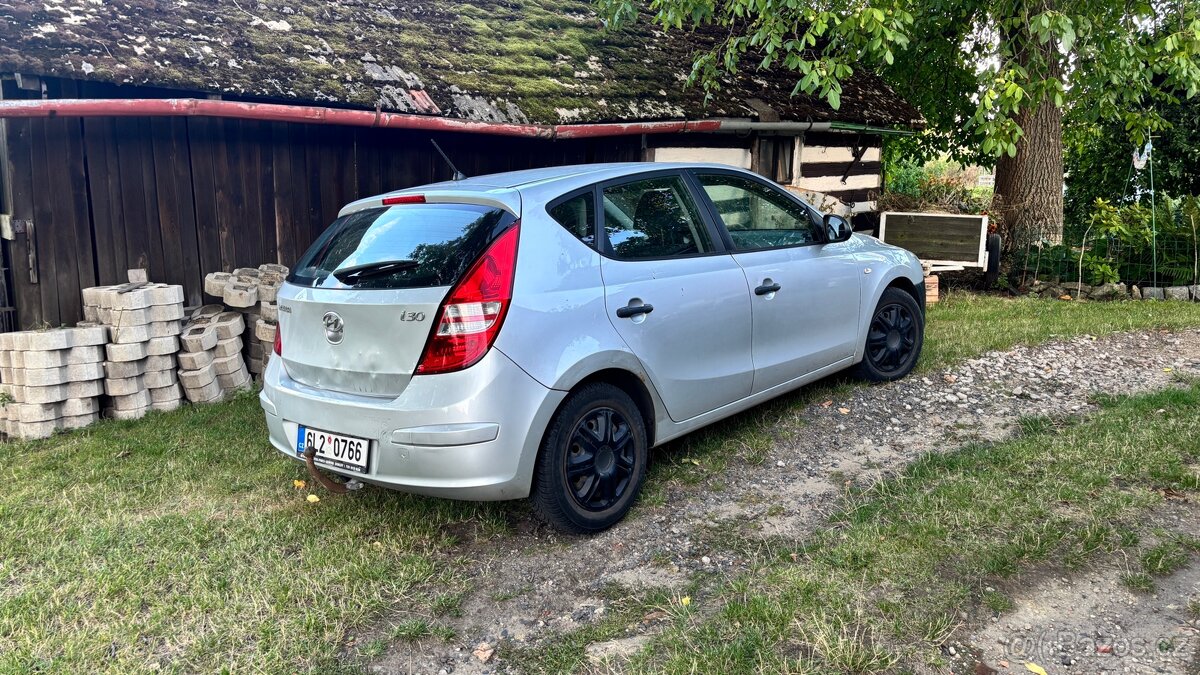 Hyundai i30 1.4 16V, benzín, hatchback - 5