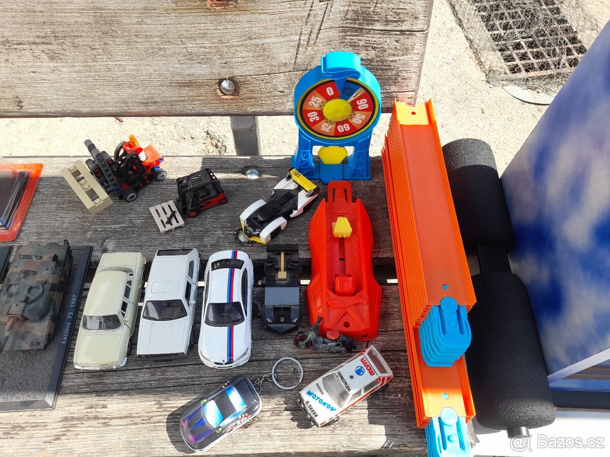 Hot weels pres 320ks - 5