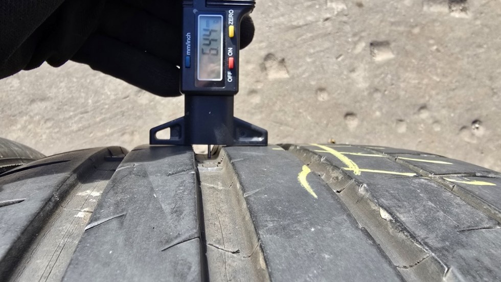 Letní pneu 245/35/19 Michelin - 5