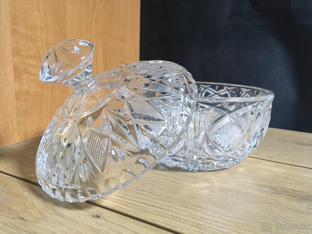 Broušená dóza s víkem s úchytem - 5