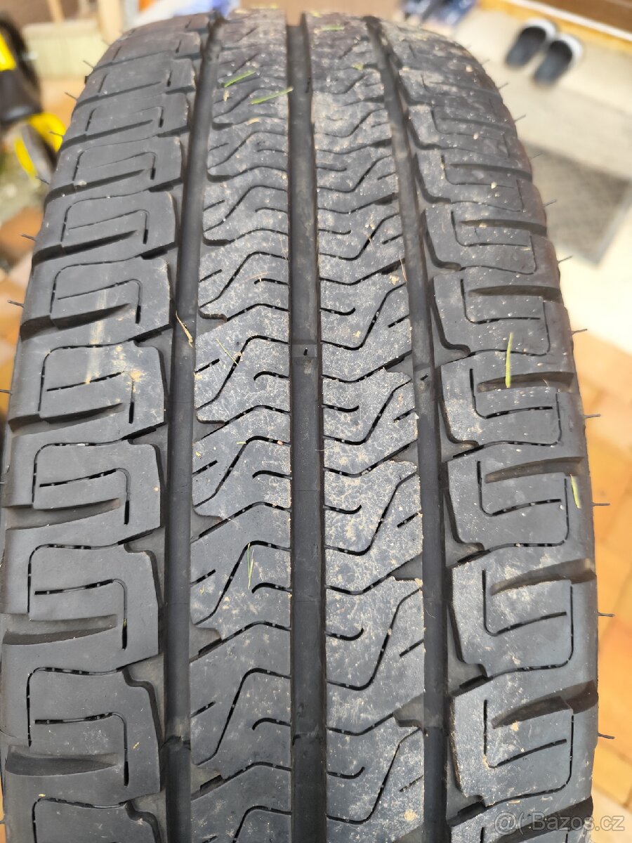 Michelin 225/75 r16c - 5