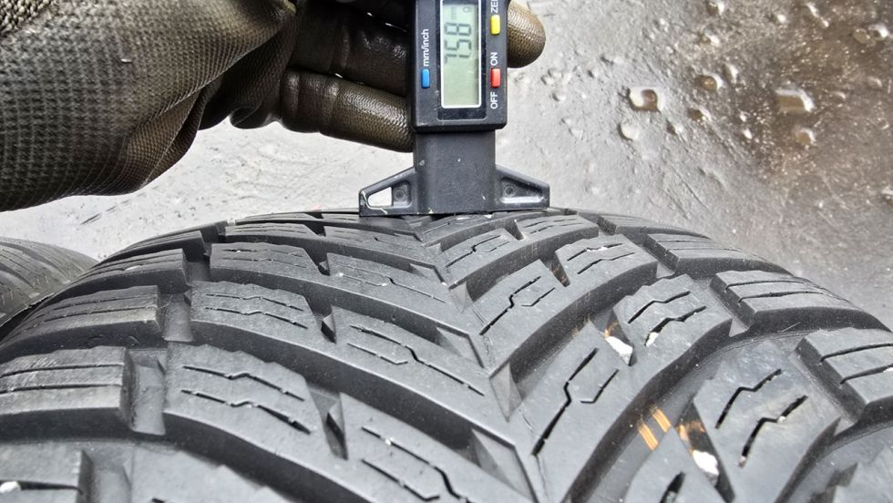 Zimní pneu 225/40/18 Nokian - 5