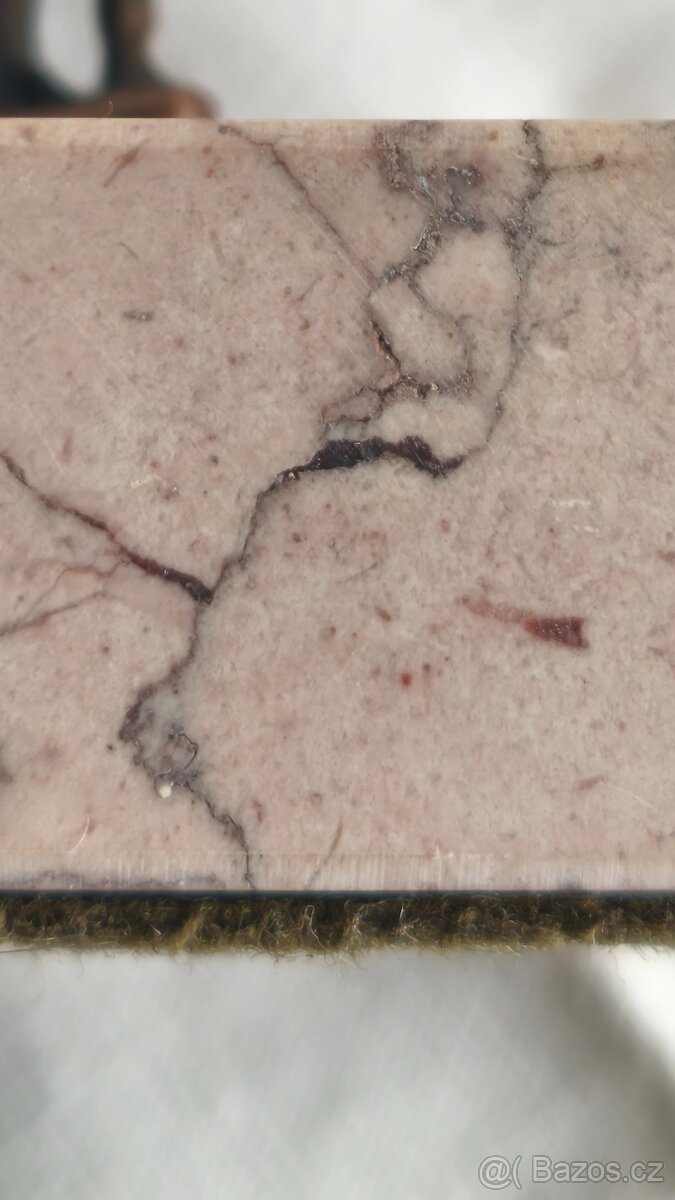 vintage kovová soška klauna na kamenném podstavci - 5