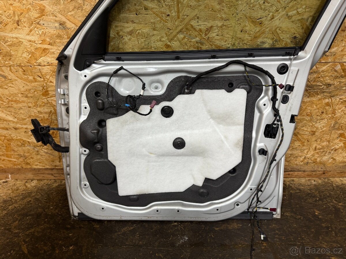 PRAVÉ PŘEDNÍ DVEŘE MINI COOPER COUNTRYMAN R60 SILVER B12 - 5