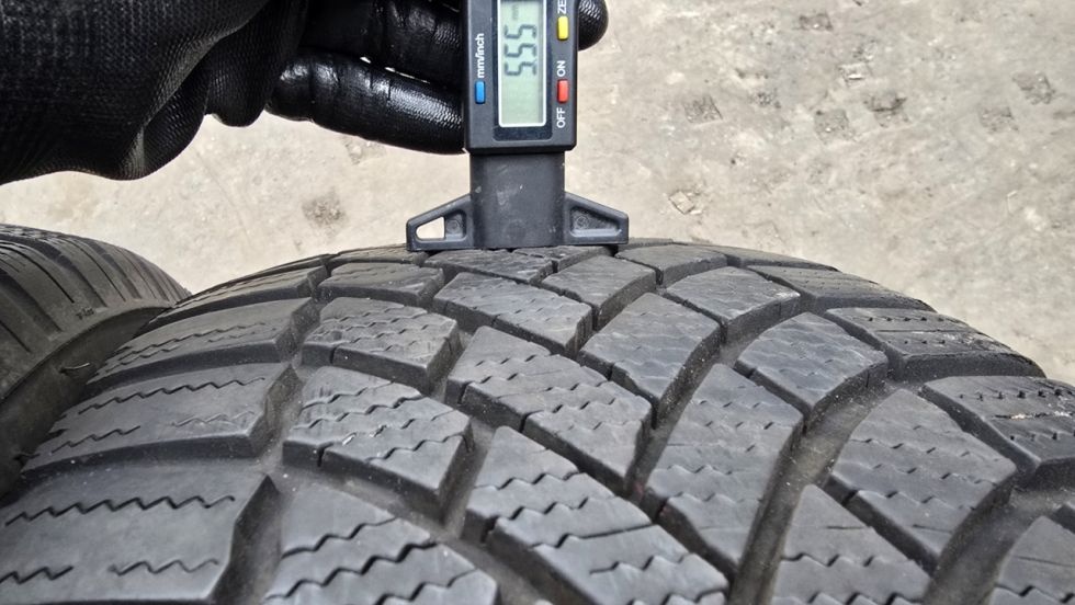 Zimní pneu 215/60/16 Bridgestone - 5