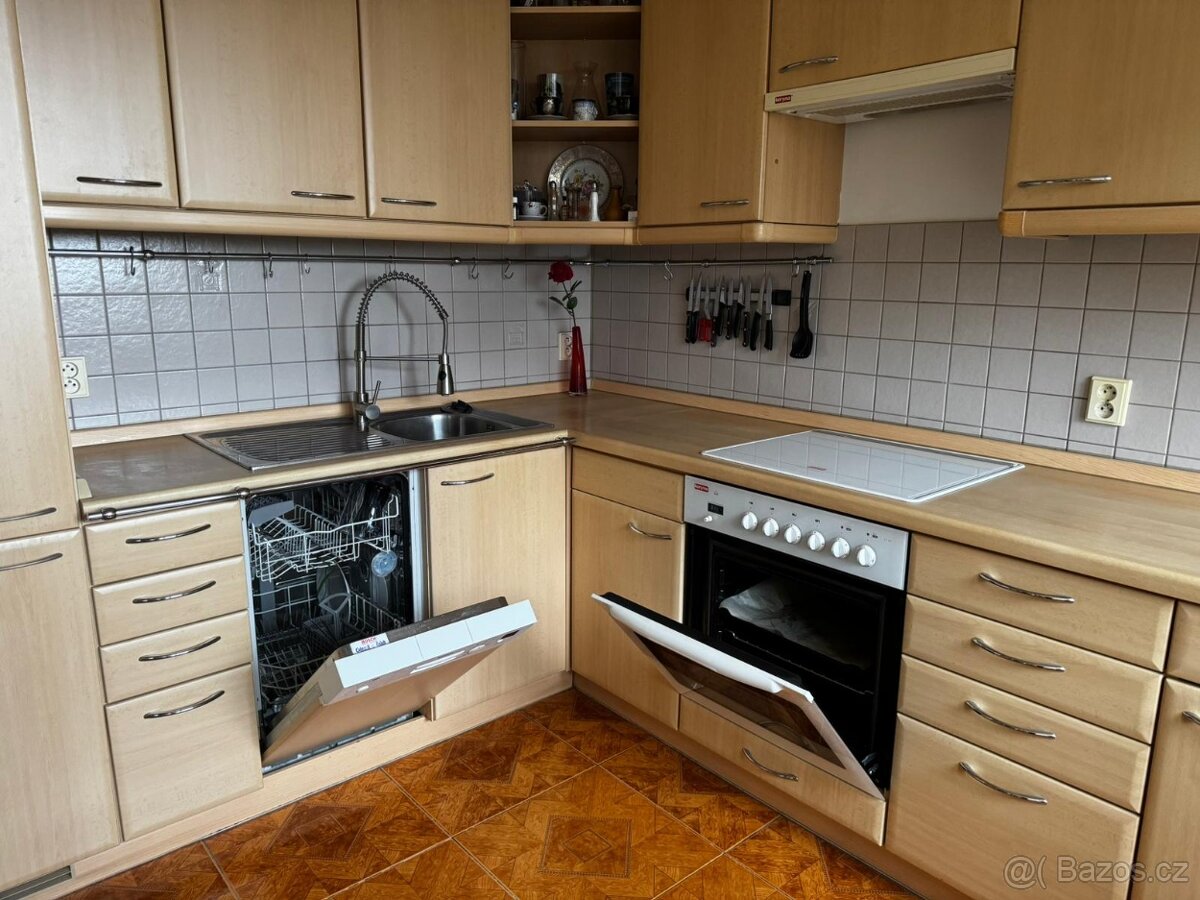 Kuchyňská linka Praha 8 kuchyň - 5