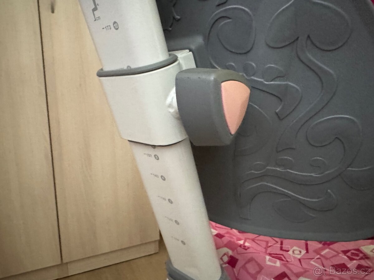 Prodám rostoucí stůl a židli - 5