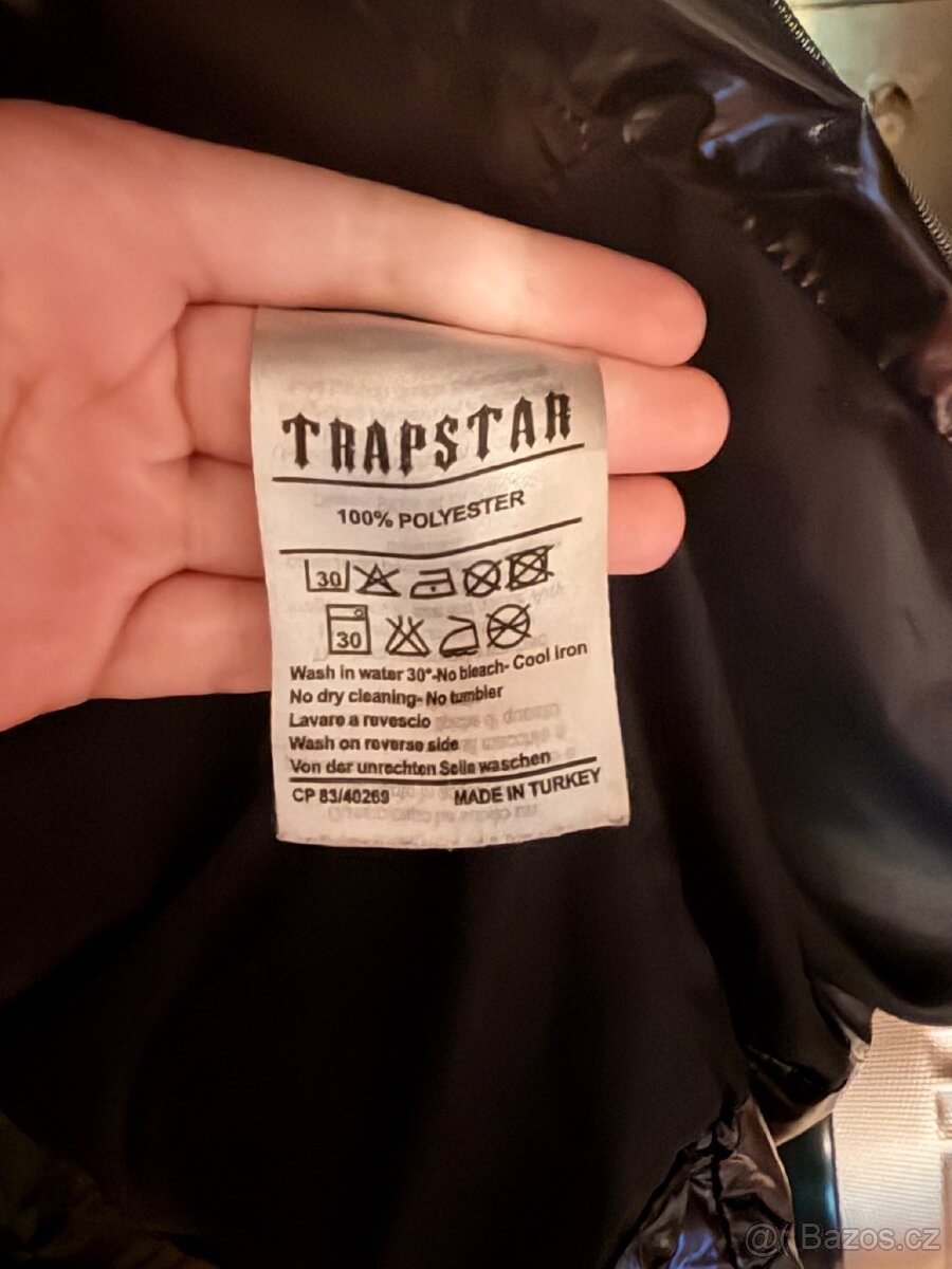 Prodám bundu trapstar lesklou velikost S - 5