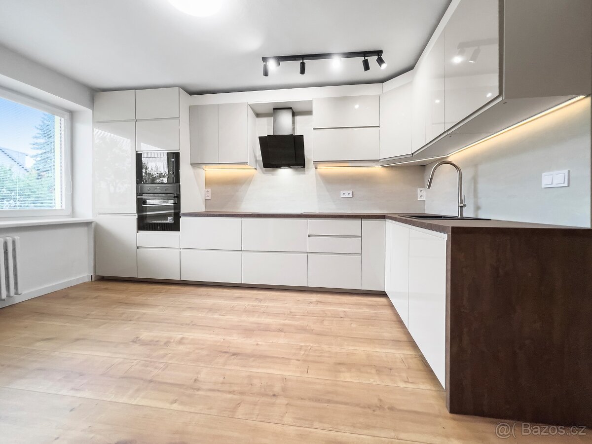 Pronájem luxusního domu 4+1, s balkónem a zahradou - Dobšice - 5