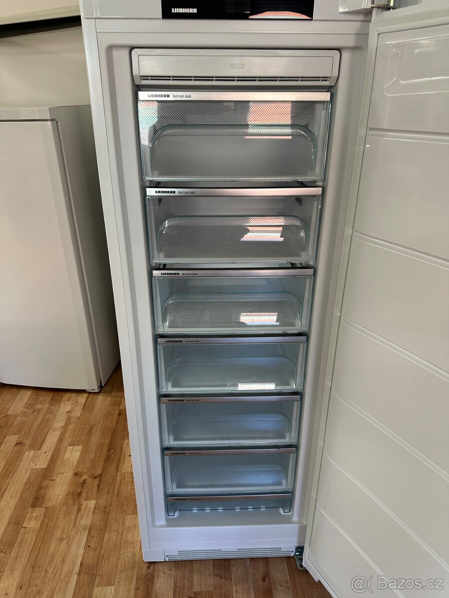 Mrazák Liebherr (132) - 5