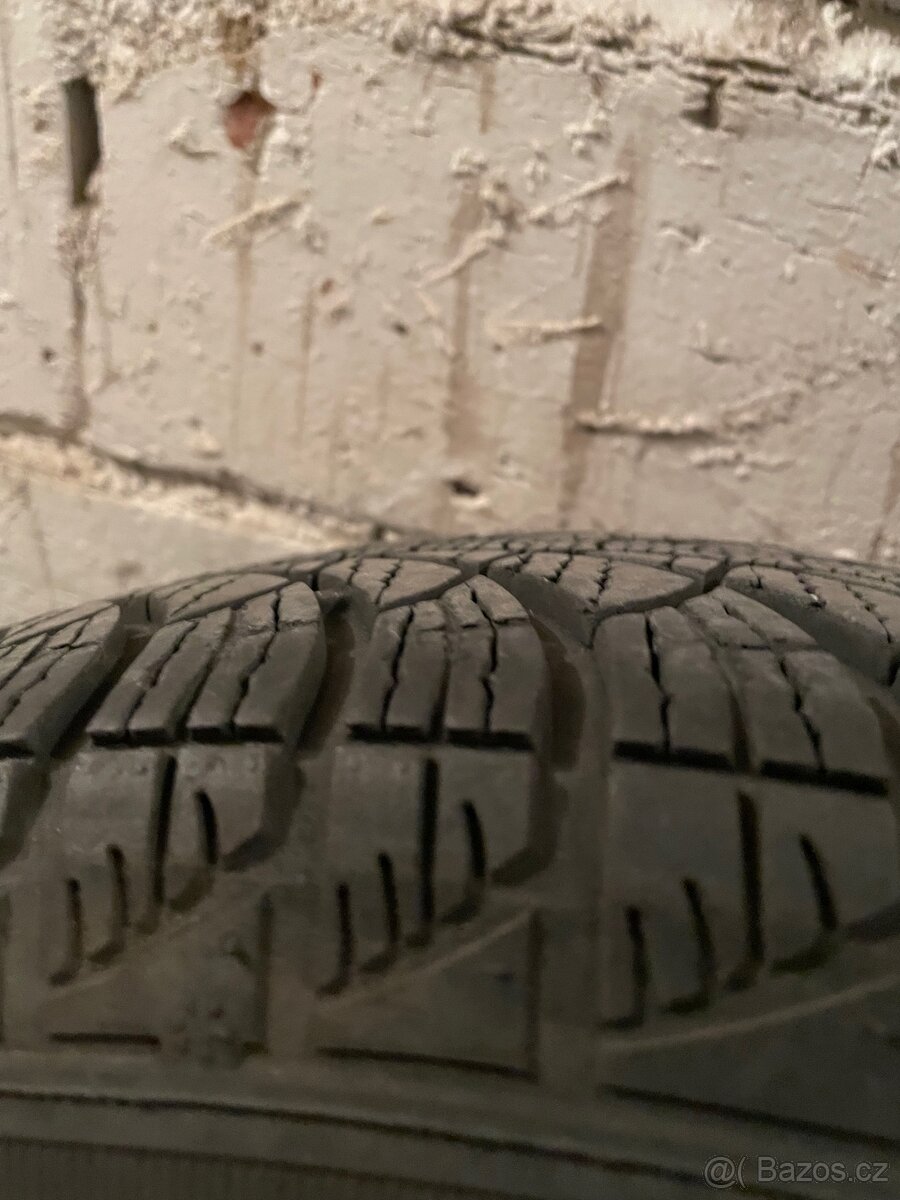 Zimní kola 4x 195/65 R15, plechy, jeté, použitelná (Golf 4) - 5