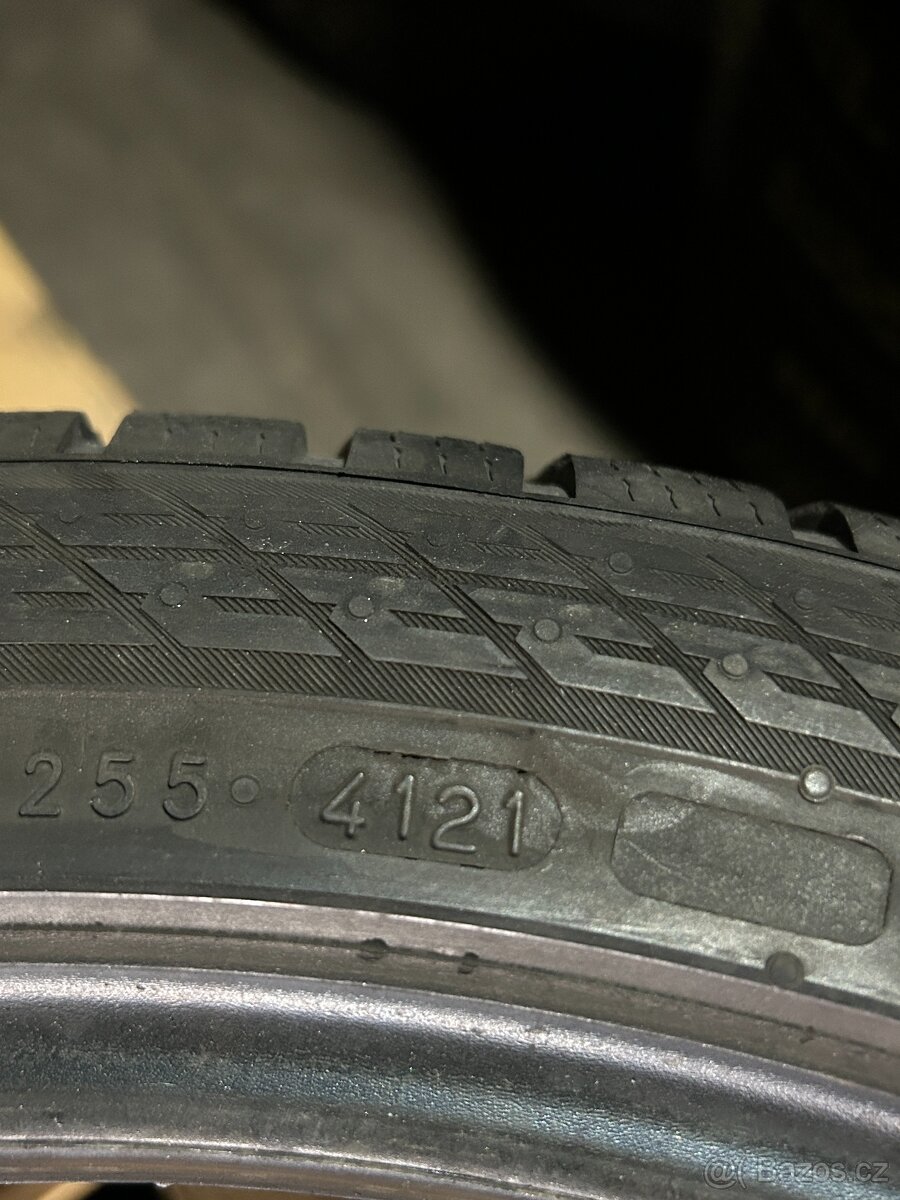 Zimní pneu 245/40 R19 98V Nokian 6,5mm - 5