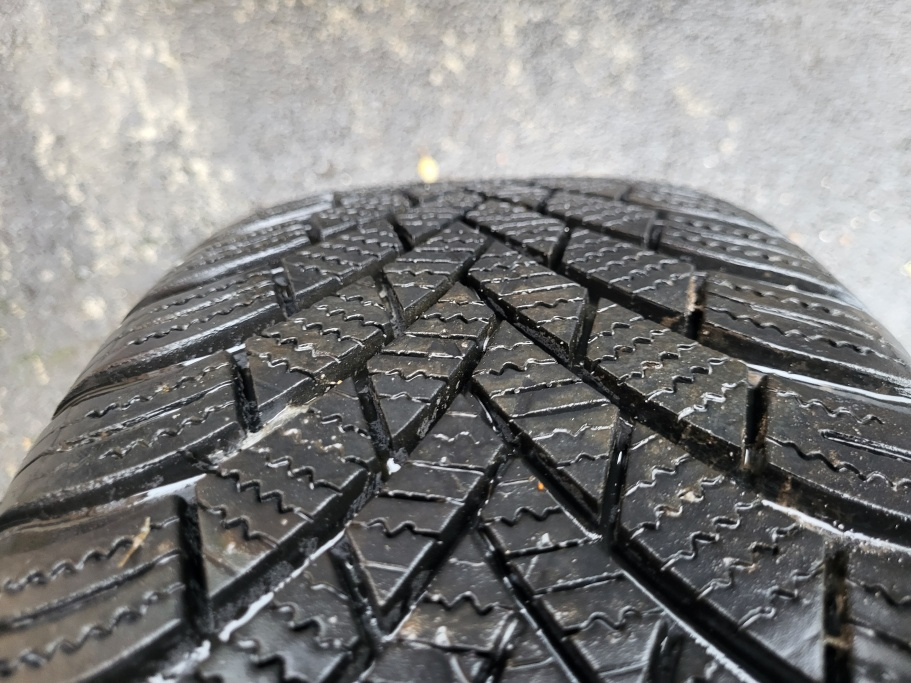 Alu kola Seat R16 originál zimní sada 5x112 pneu 215/60 - 5