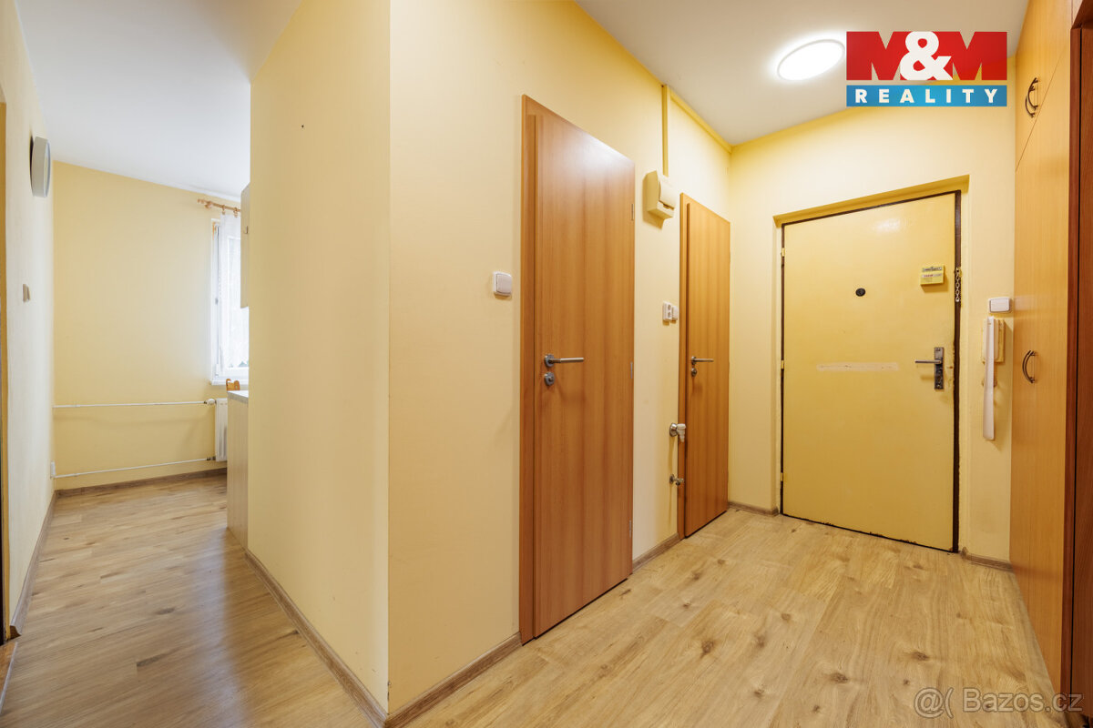 Prodej bytu 3+1, 69 m², Nová Role, ul. 1. máje - 5