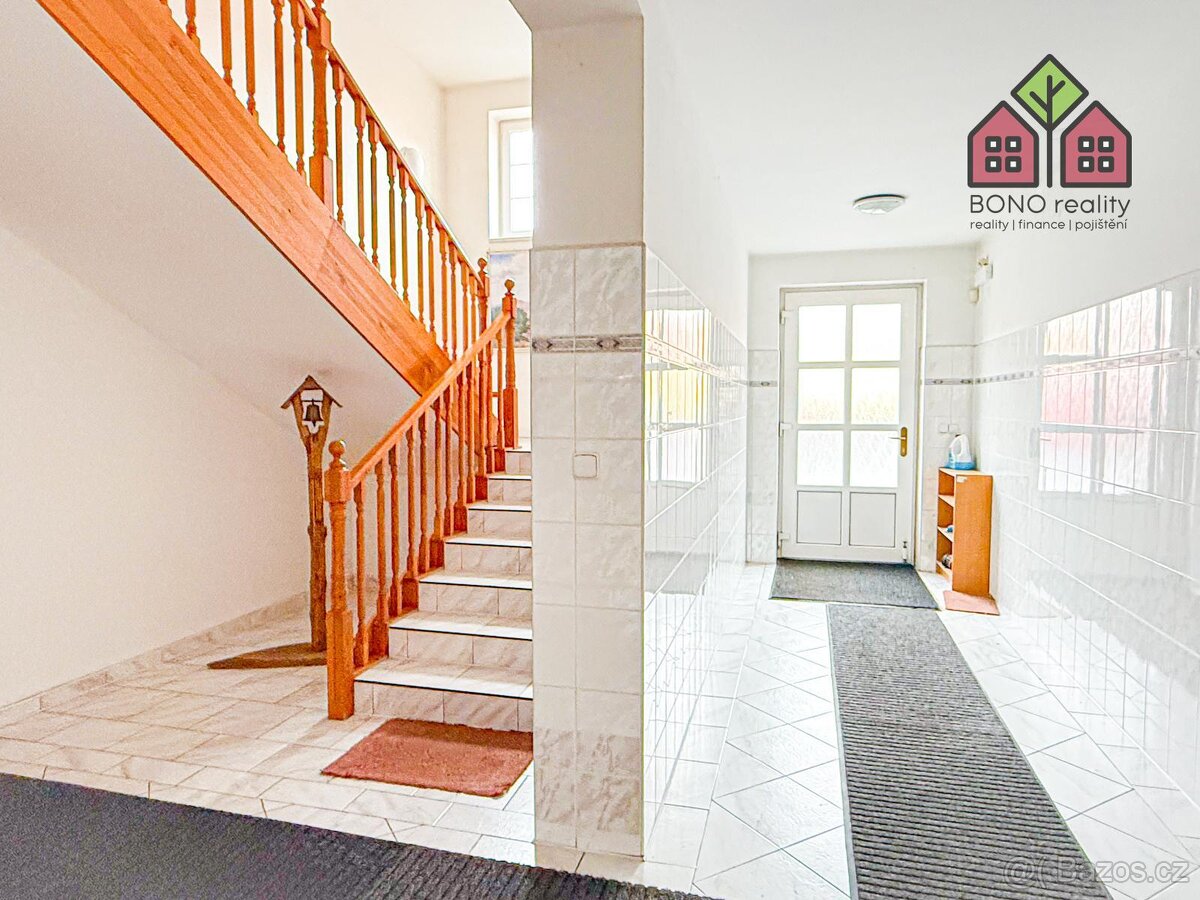 Víceúčelový areál, RD, kanceláře, bazén, vedlejší stavby, pa - 5