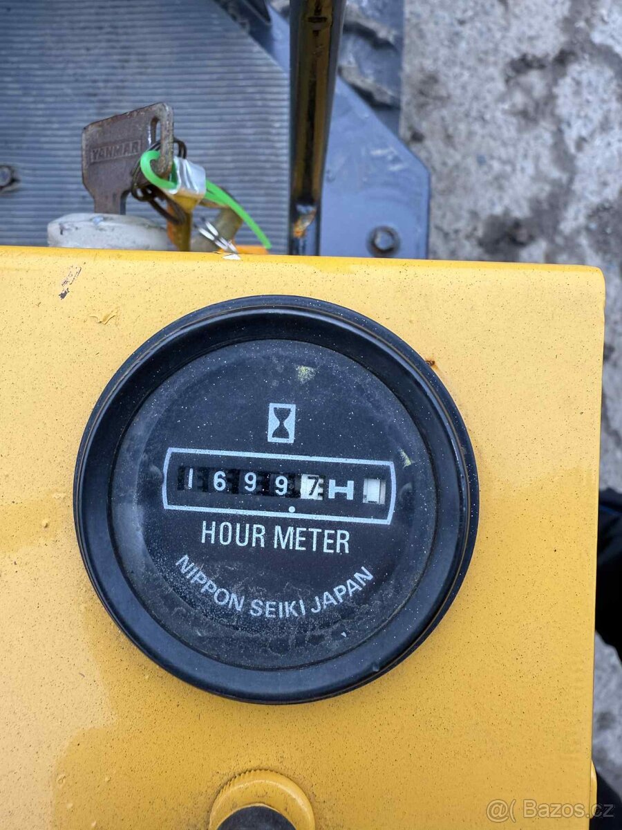 JAPONSKÝ MINIBAGR YANMAR YB101 1000KG - 5