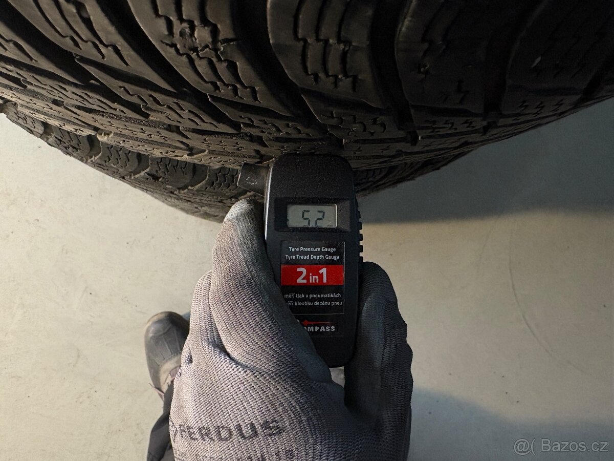 Zimní pneu Nokian 225/60R17 - 5