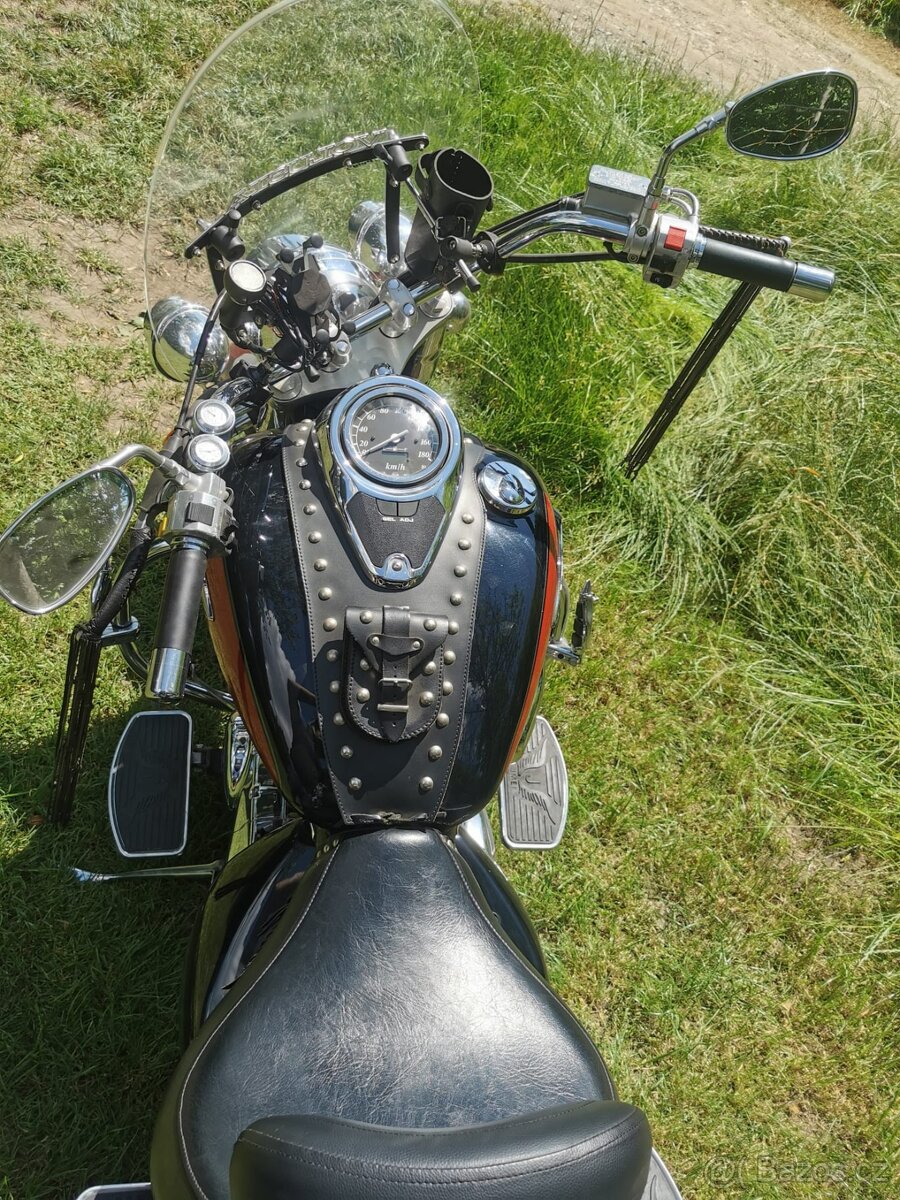 Suzuki Volusia VL 800 - 5