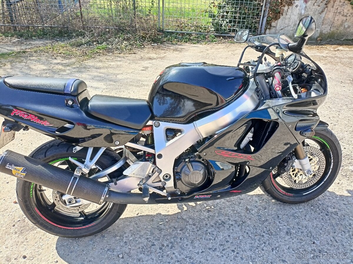 Honda cbr 900 sc28 - 5