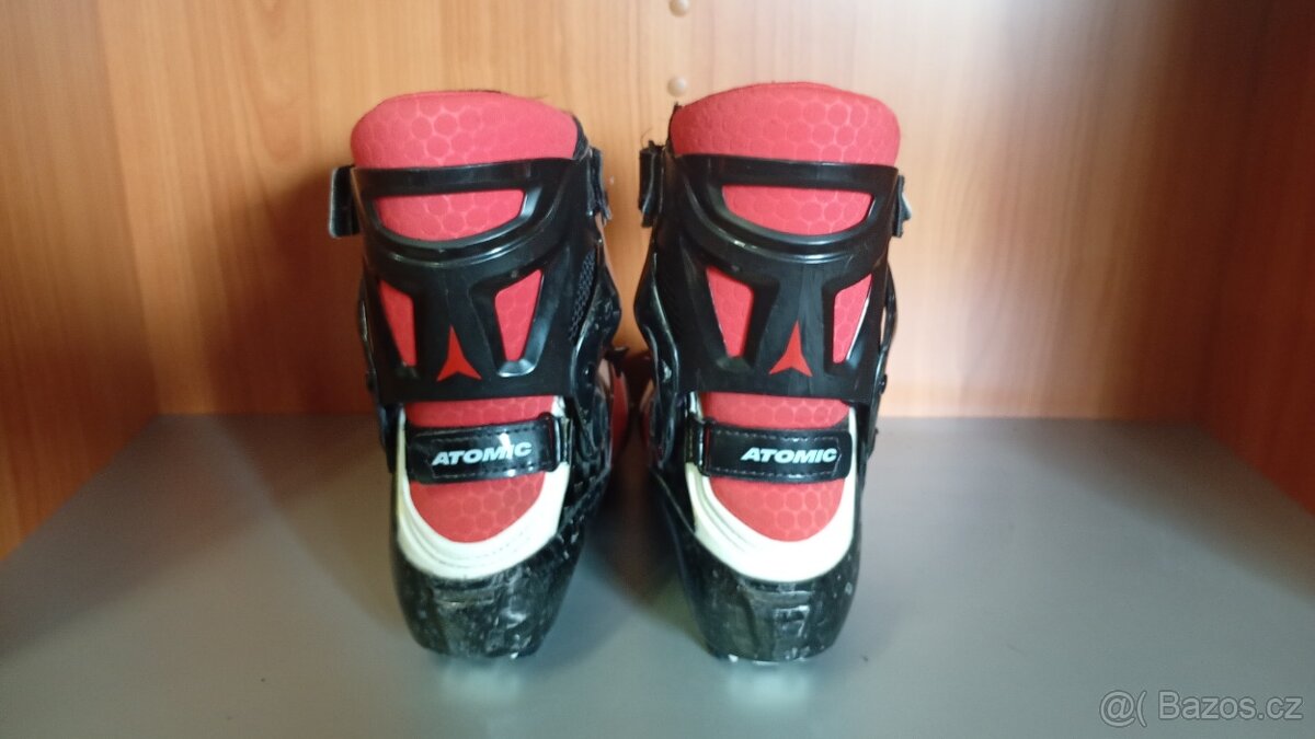 Boty na běžkyATOMICREDSTER naNNN vel. 45,28,2cm - 5