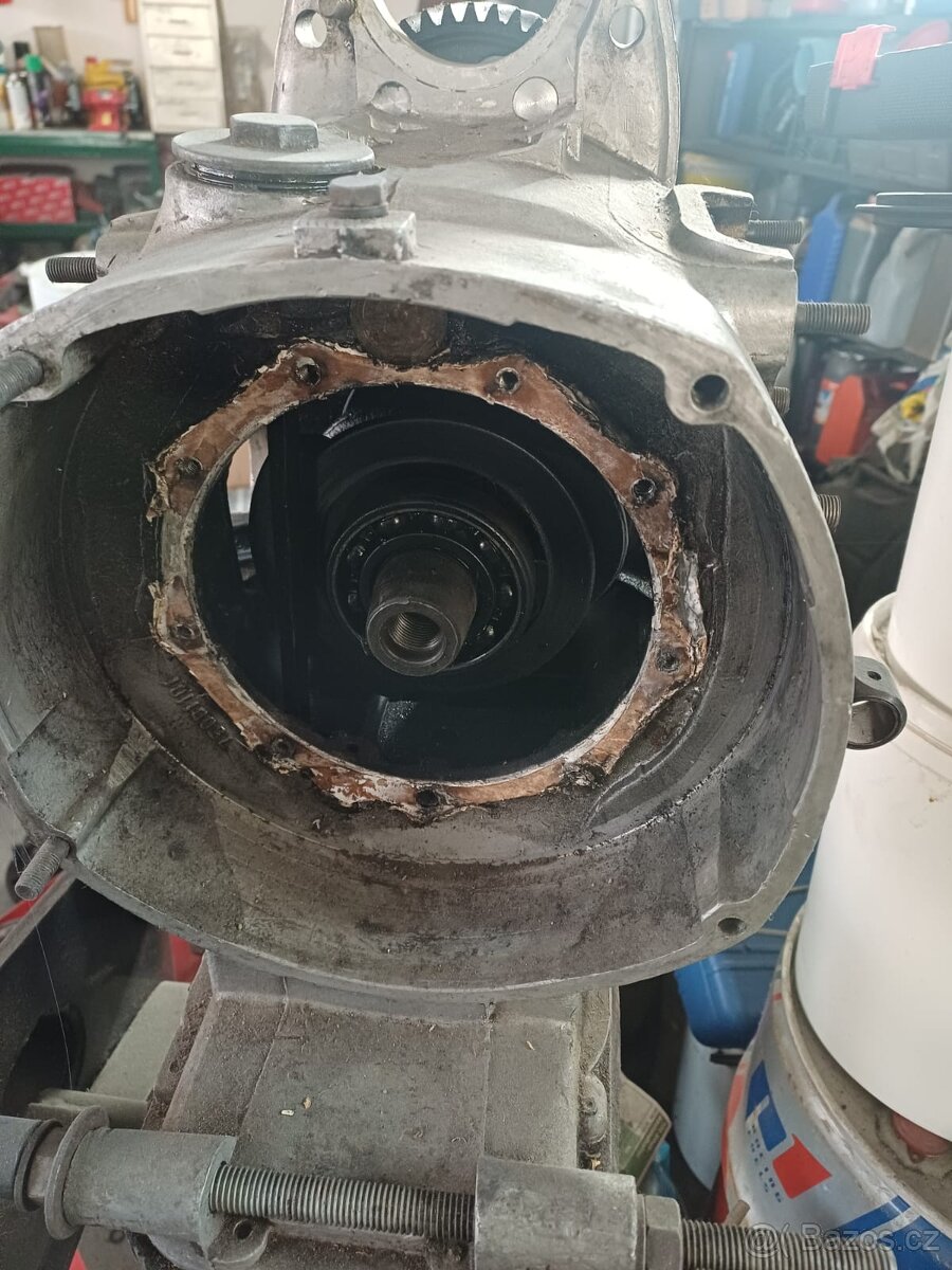 Prodám na motocykl M 72 různé náhradní d - 5