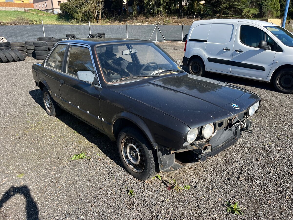 BMW E30 318i Coupe chromák - 5