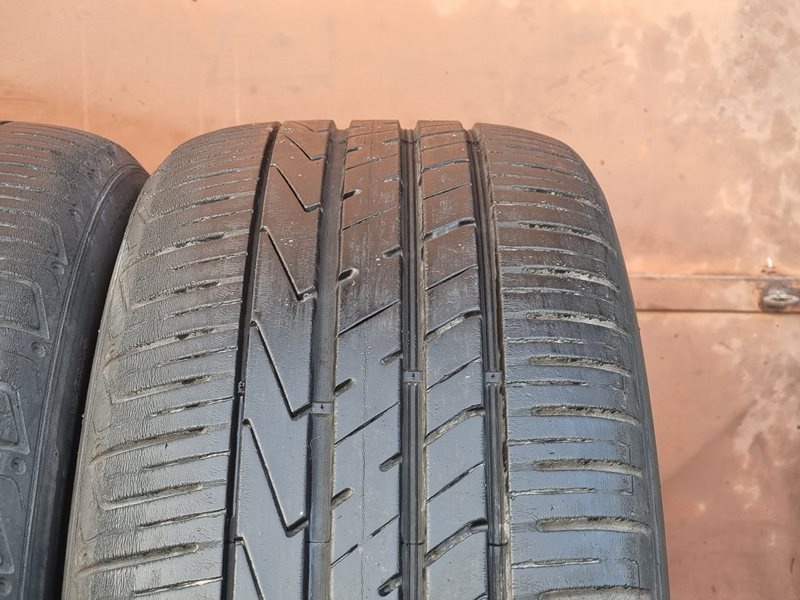 Letní Hankook 235/50/19 - 5