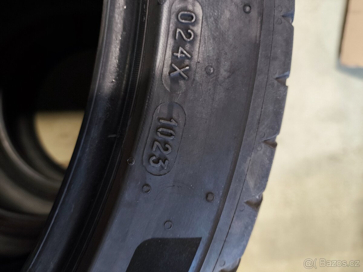 Prodám dvourozměrné pneu. R19 - 5