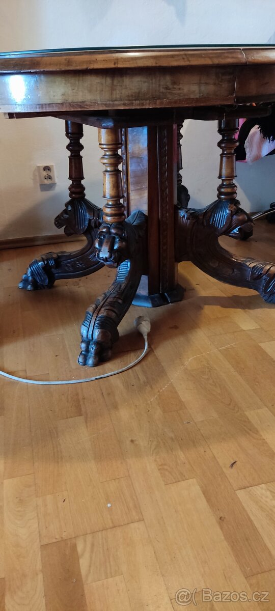 Jídelní stůl - 5