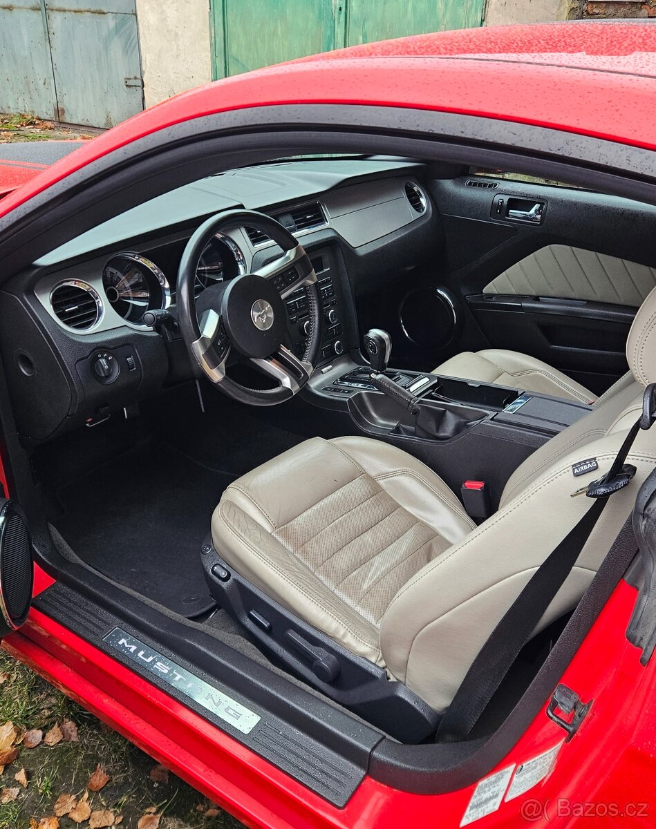 Ford Mustang 3.7 V6 227kw TOP STAV - 5