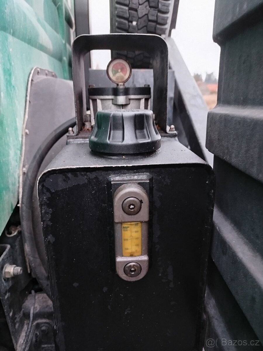 Avia Daewoo D90 4×4 nosič kontejnerů - 5