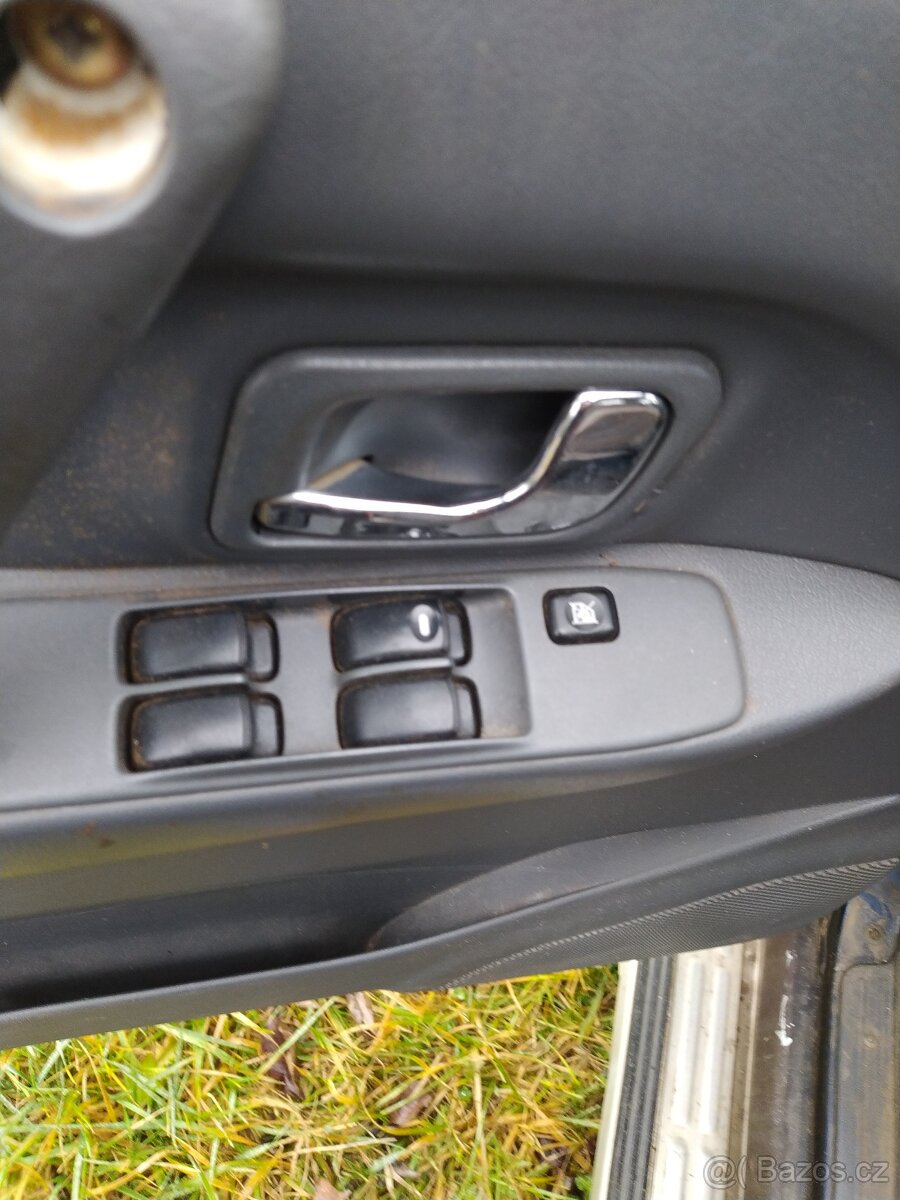 Mitsubishi Pajero 2 2.5TD Superselect tažné 3.3T - 5