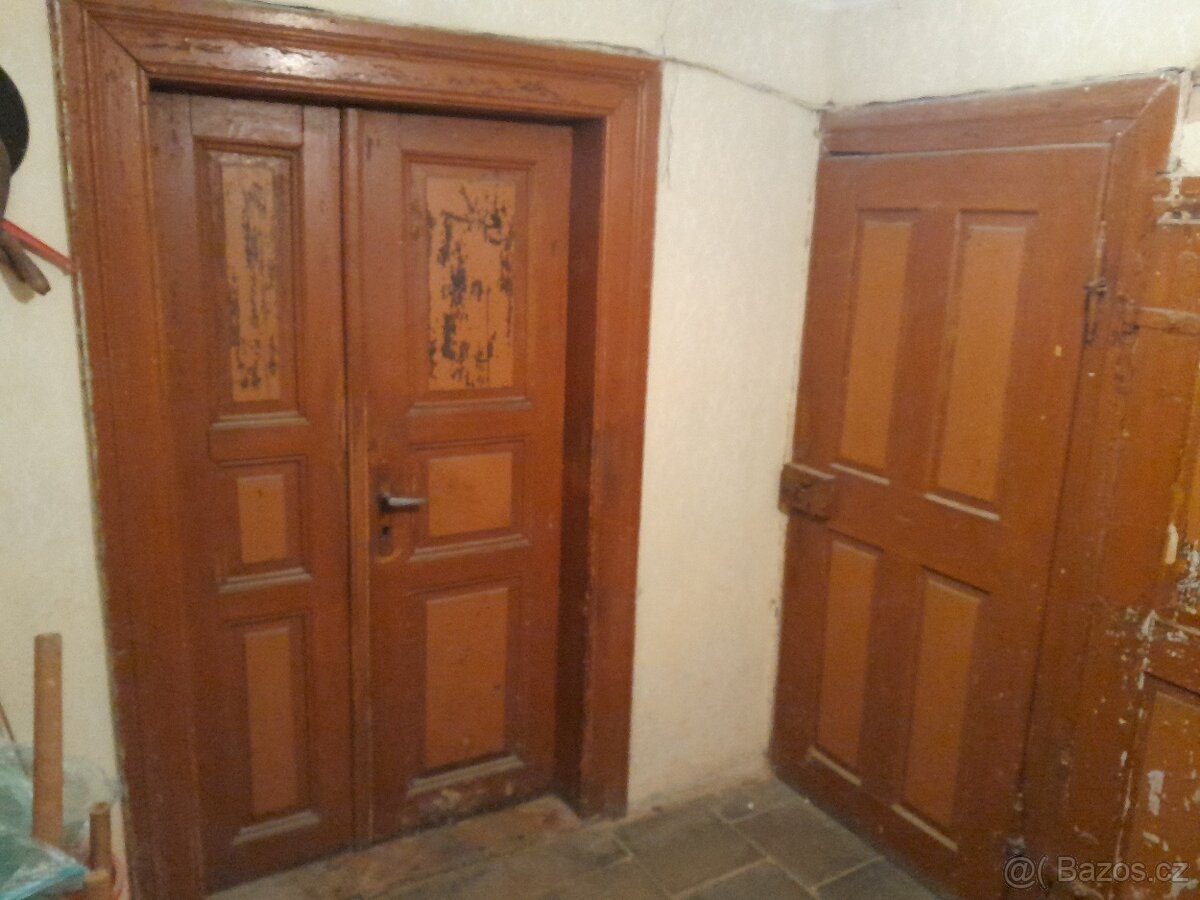 Starožitné dřevěné dveří s futry - 5
