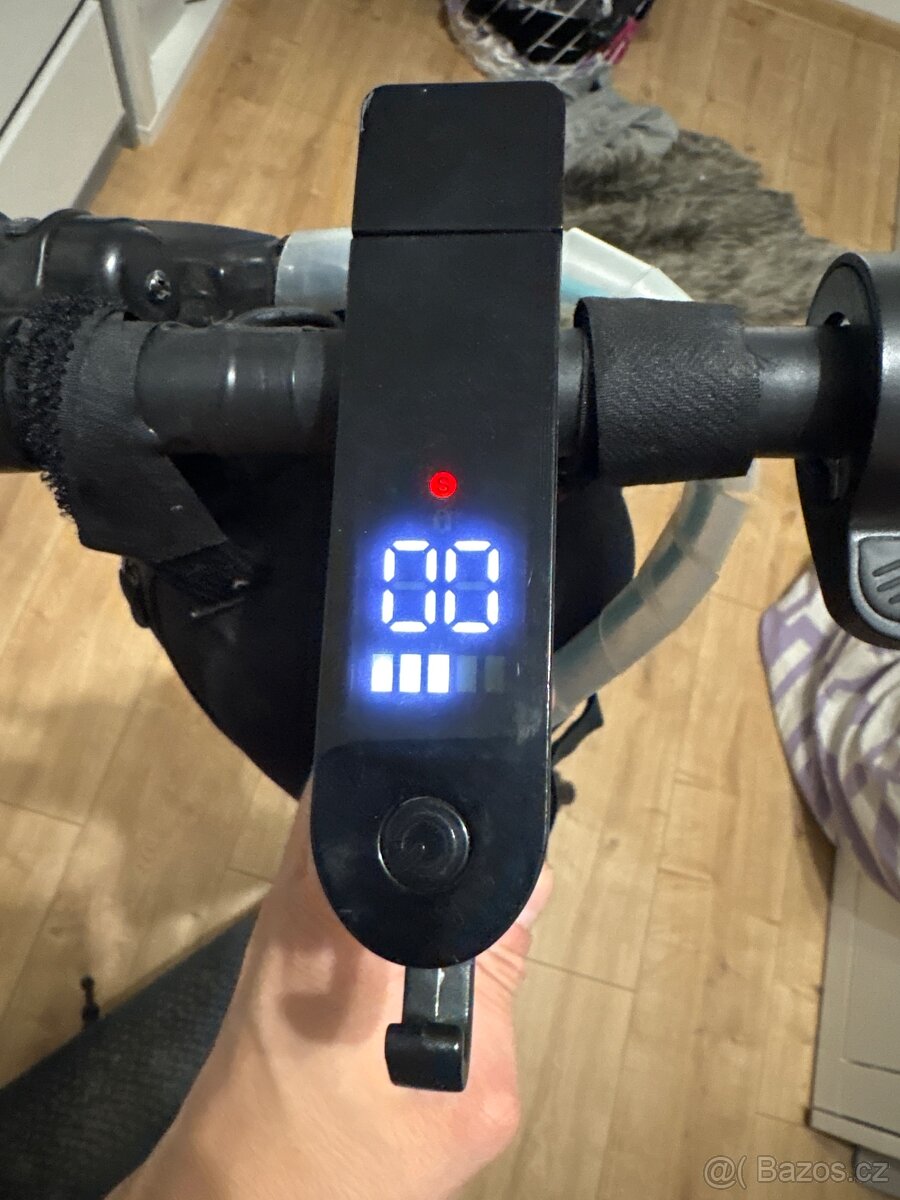 Elektrická kolobežka LAMAX eCruiser SC30 - 5