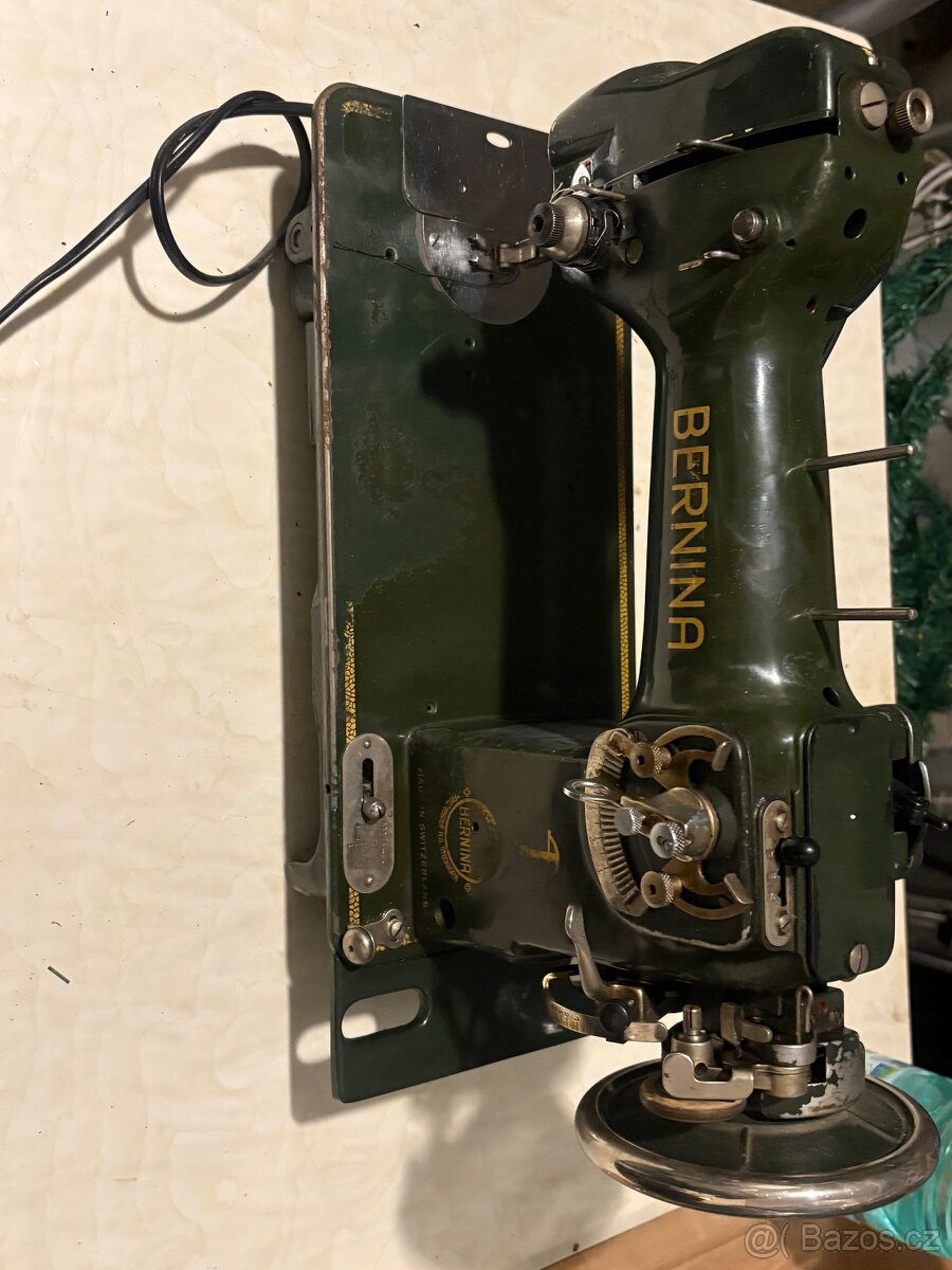 Historický šicí stroj bernina - 5