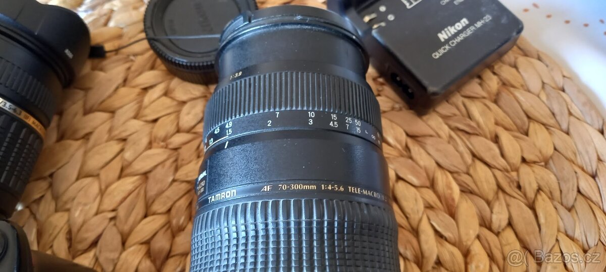 Nikon D5000 s příslušenstvím - 5