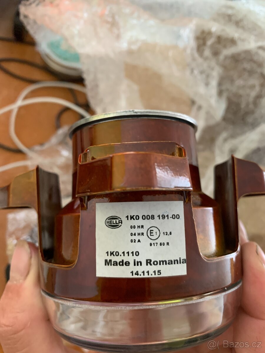 Karavan příslušenství - satelit, světlomet,regulátor Phocos - 5