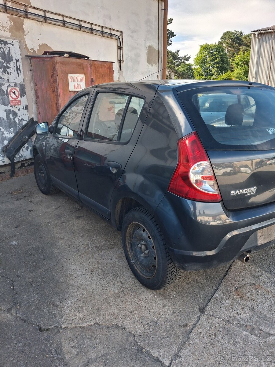 Sandero 1.4i veskere dily - 5