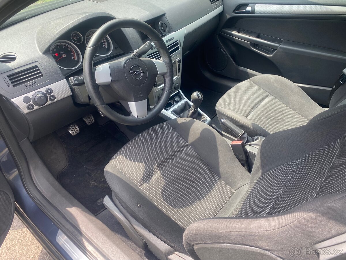 Opel Astra GTC 1.8 manuál - 5