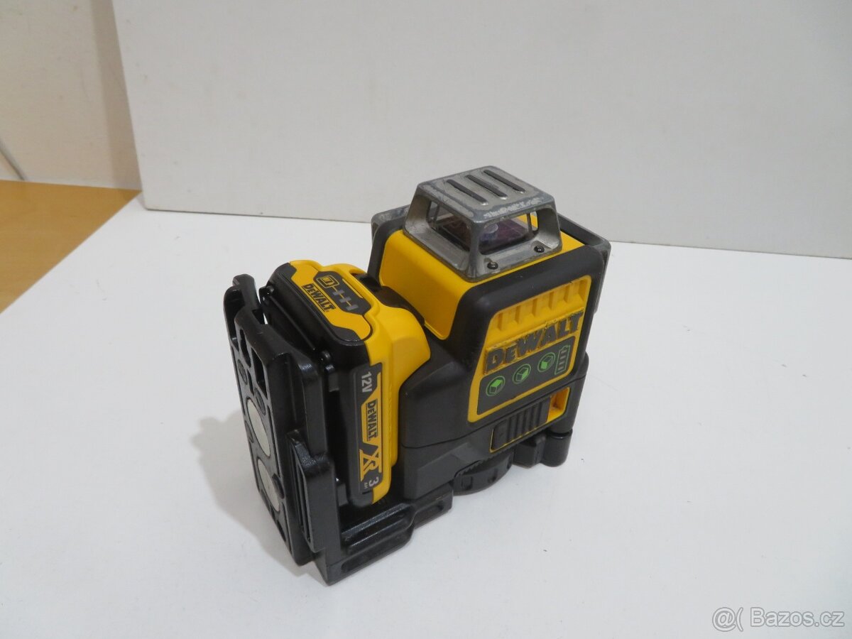 AKU křížový laser 3x360° DeWALT DCE089D1G - 5