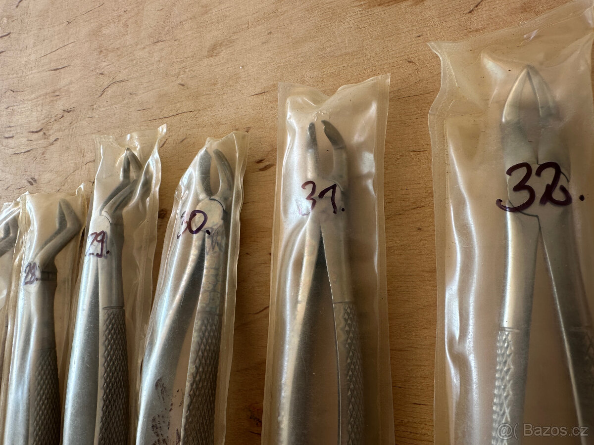 NEPOUŽITÉ zubařské extrakční kleště CHIRANA 2 - 5