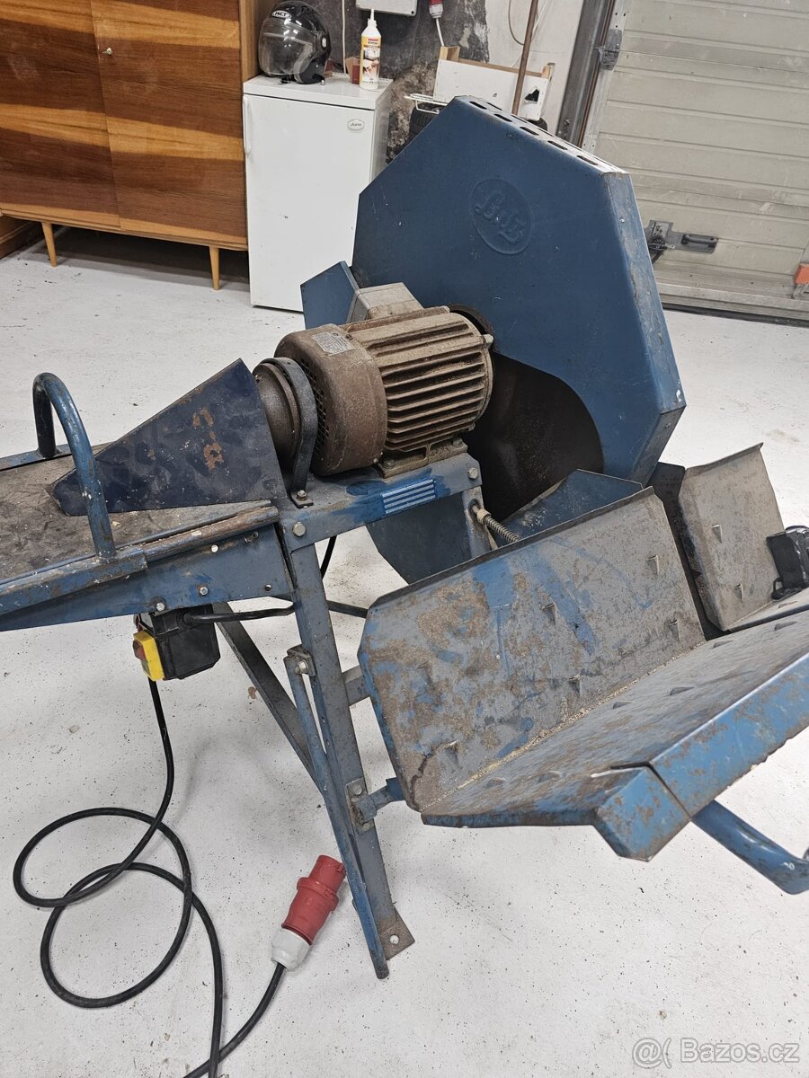Výceůčelová kotoučová pila kolébková, štípačka ,cilkulárka + - 5
