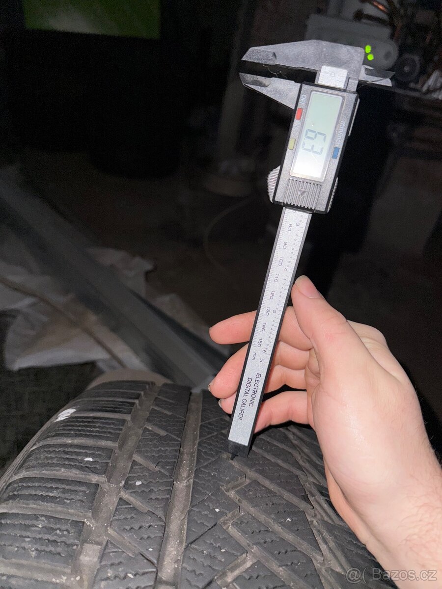 255/40 R19 zimní Continental - 5